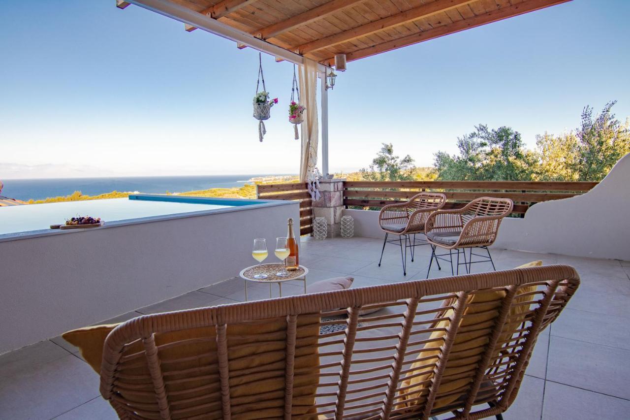 Georgianna'S Suite With Private Pool , 'Greysuite' Kompoi Экстерьер фото